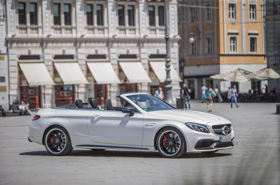  Mercedes-AMG C63 S Cabriolet 2016 года  (фото 44 из 52)
